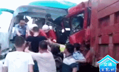 驾乘旅游客车 先要知道这些安全知识-3