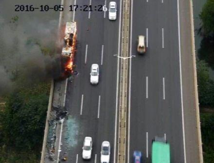 简析10·5润扬大桥客车失火事件-1